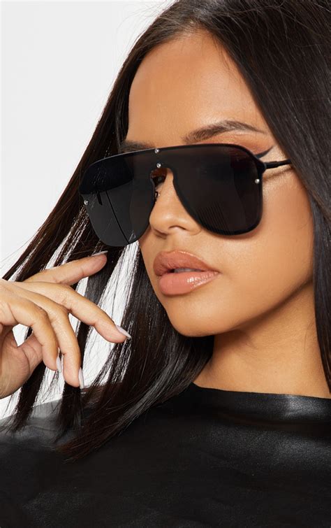 oversized black aviator sunglasses